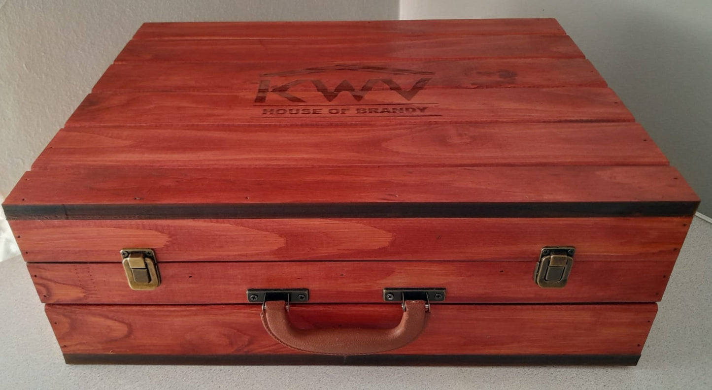 Wine box for 4 bottles of wine pine stained(your logo)